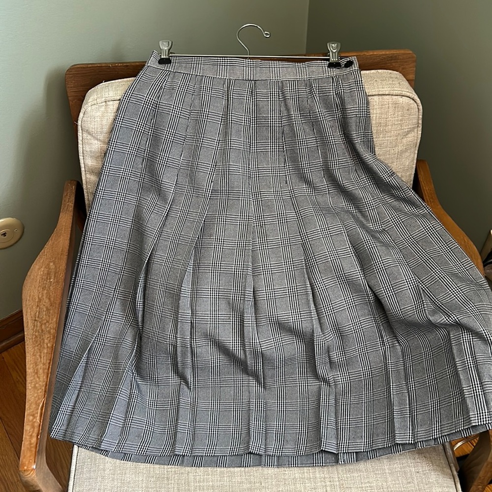 Vintage black and white pleated circle skirt